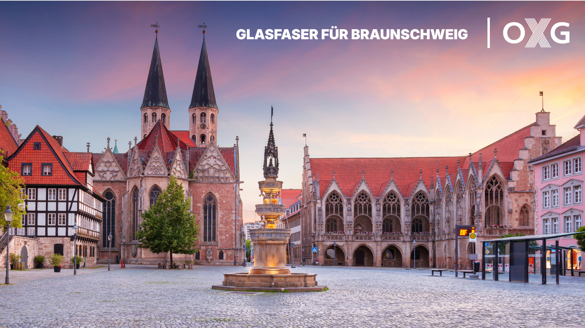 Der Marktplatz in Braunschweig im Sonnenuntergang, darauf der Schriftzug "Glasfaser für Braunschweig".