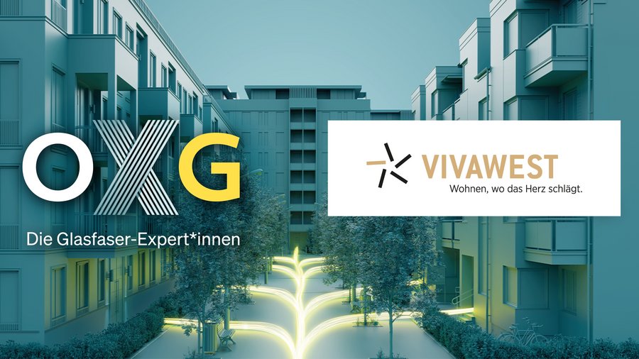 Visualisierung einer modernen Wohnanlage, im Mittelpunkt ein leuchtender, symbolischer Glasfaserverlauf durch den Innenhof. Darüber die Logos von OXG und VIVAWEST.